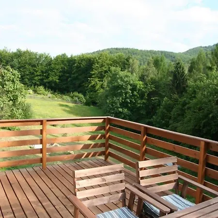 - W Urokliwym Miejscu Apartmán Porąbka